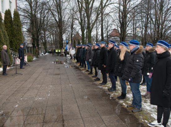 Riigikogu esimees tervitas Gustav Adolfi Gümnaasiumi riigikaitse õpilasi pidulikul rongkäigul Kuberneri aias